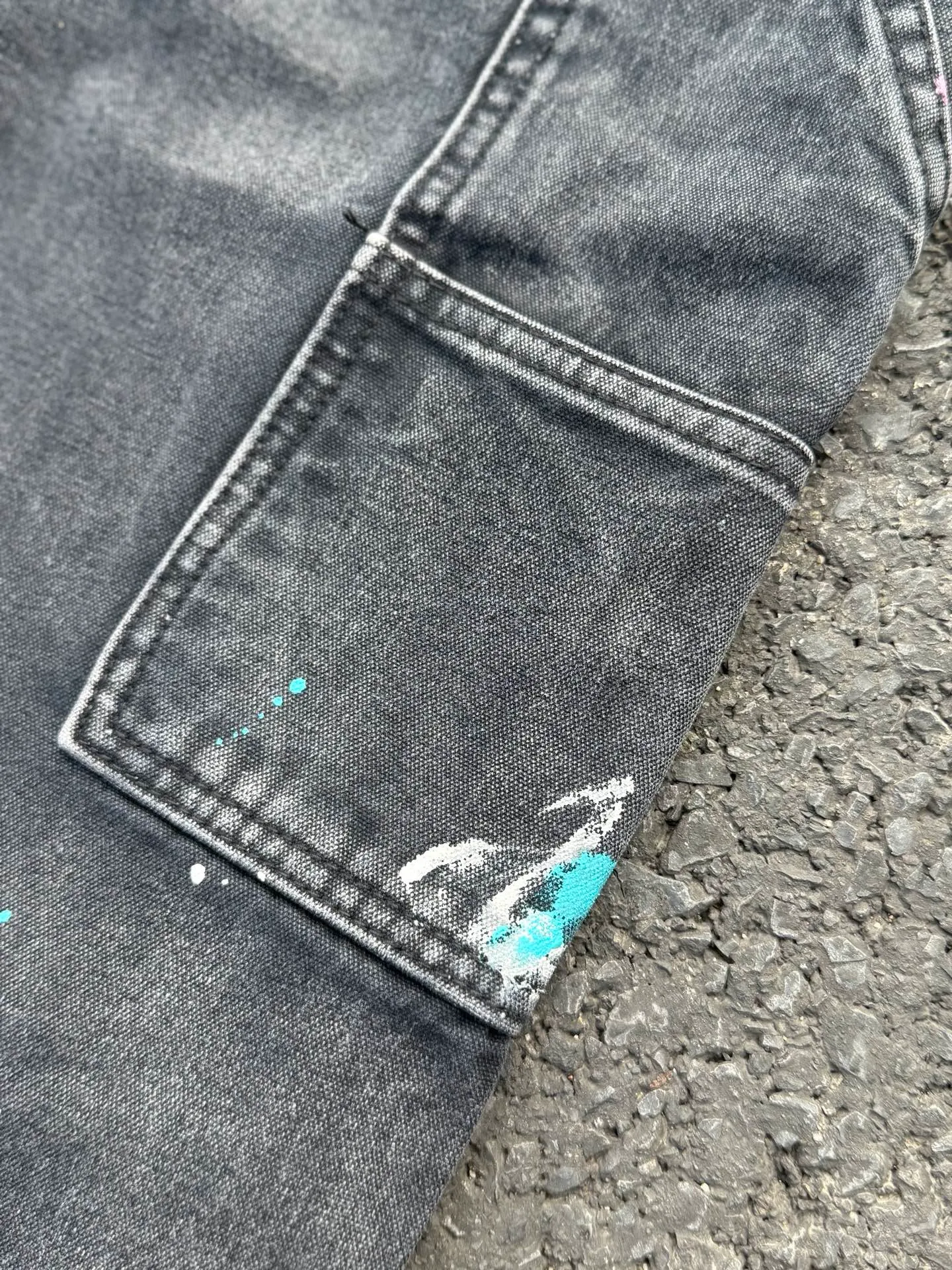 #8168 P250💰 GALLERY DEPT American retro splash-ink splicing micro-horn logging overalls raw edge jeans - Original purchase and pattern making to truly restore the ultimate texture of Vintage - Original hardware accessories, washed and other elevators, QR code analysis are all purchased from the original factory, high degree of restoration, welcome to compare with a certain product ~ - Three-dimensional version Loose and comfortable, not picky about the figure, taller and slimmer, factory Seiko, original factory quality control, same style for men and women, can be matched with couples Versatile recommendation: must-have jeans for all seasons Size: S-XXL (28-36)